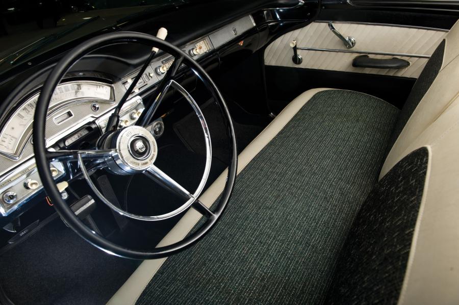  Ford Fairlane Skyliner Retractable Hardtop 1958 года  (фото 8 из 9)
